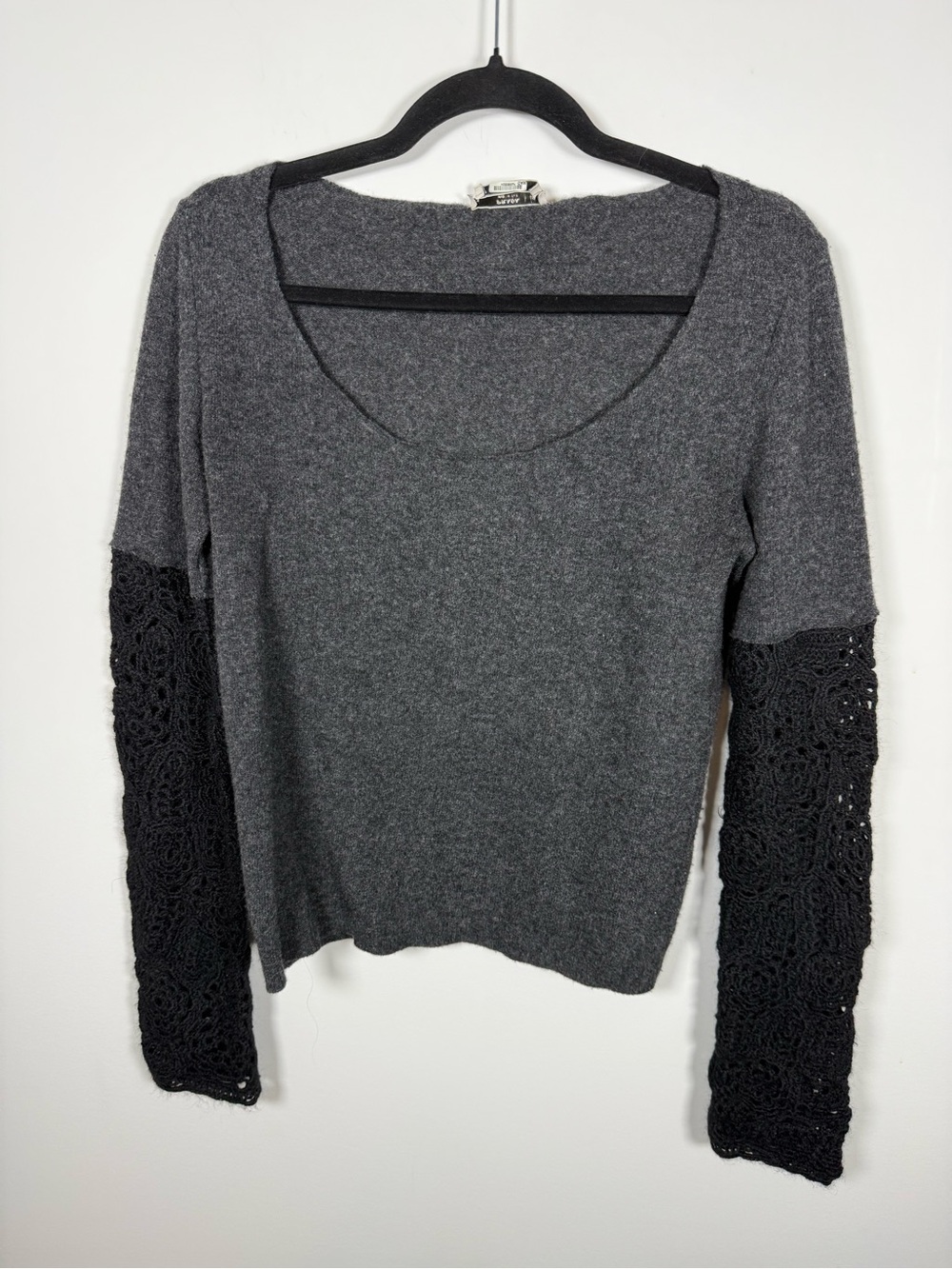 PRADA | Grey Wool Sweater with Embroidered Lace Sleeves Size 42 P2P 19”